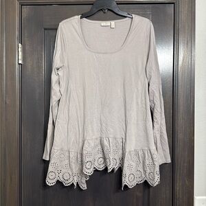 LOGO BY Lori Goldstein grey long sleeve top SZ.US L